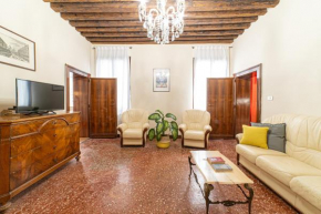 Apartment in a Historic Venetian Building